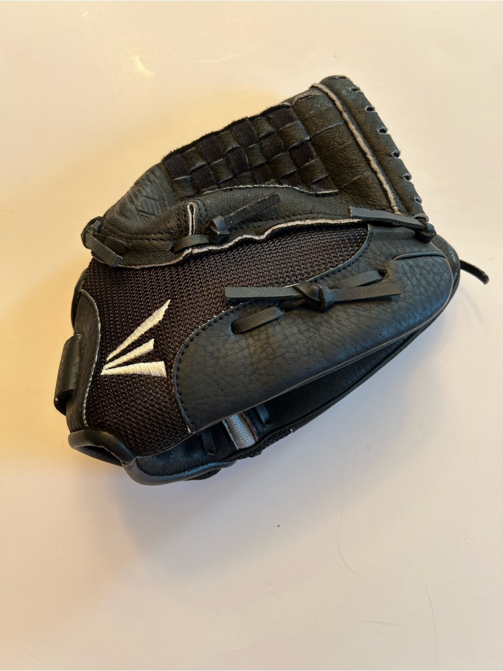 Easton ZFX1050BKBK Baseball Glove 10.5" Black Youth RHT Z-Flex Basket Web
